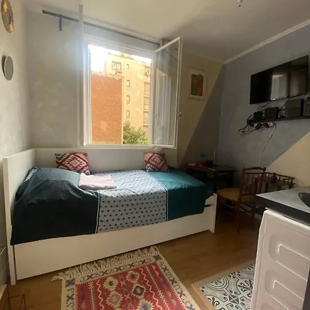 Charming Arty Apartment Paris